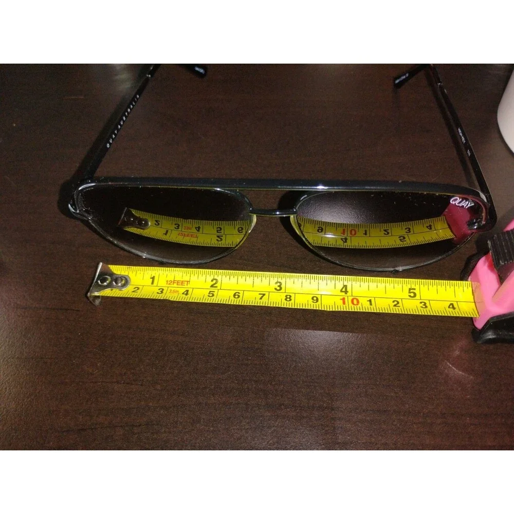 Quay Australia High Key 111 Aviator Sunglasses Black Gradient w/ Case Very Good